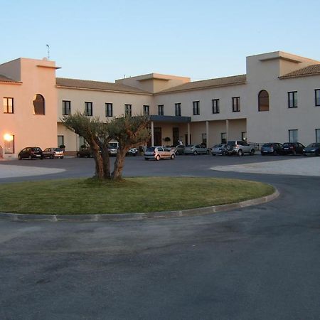 Hotel Maria Jimena โอคานญา ภายนอก รูปภาพ