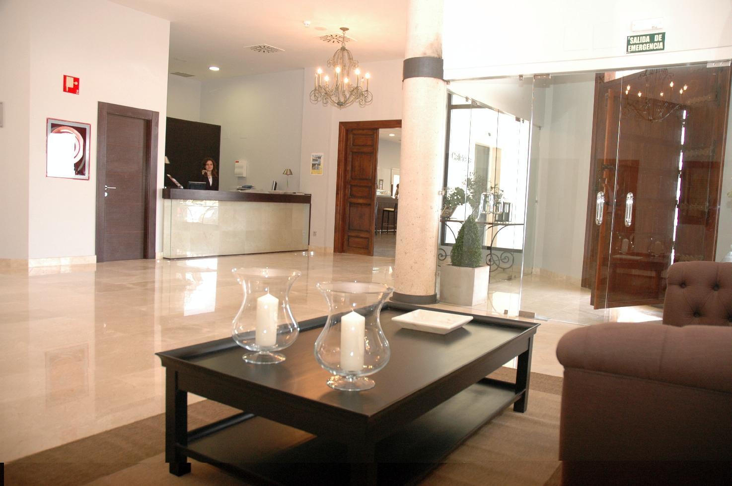 Hotel Maria Jimena โอคานญา ภายนอก รูปภาพ
